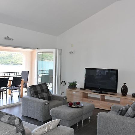 Villa Pina Appartment Chantos Tisno Buitenkant foto