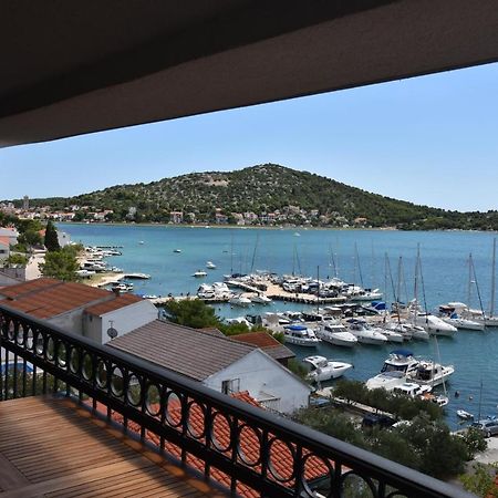 Villa Pina Appartment Chantos Tisno Buitenkant foto