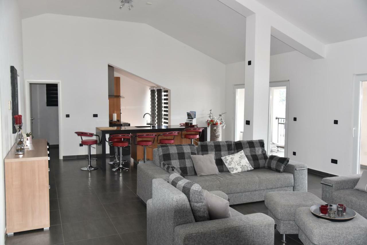 Villa Pina Appartment Chantos Tisno Buitenkant foto
