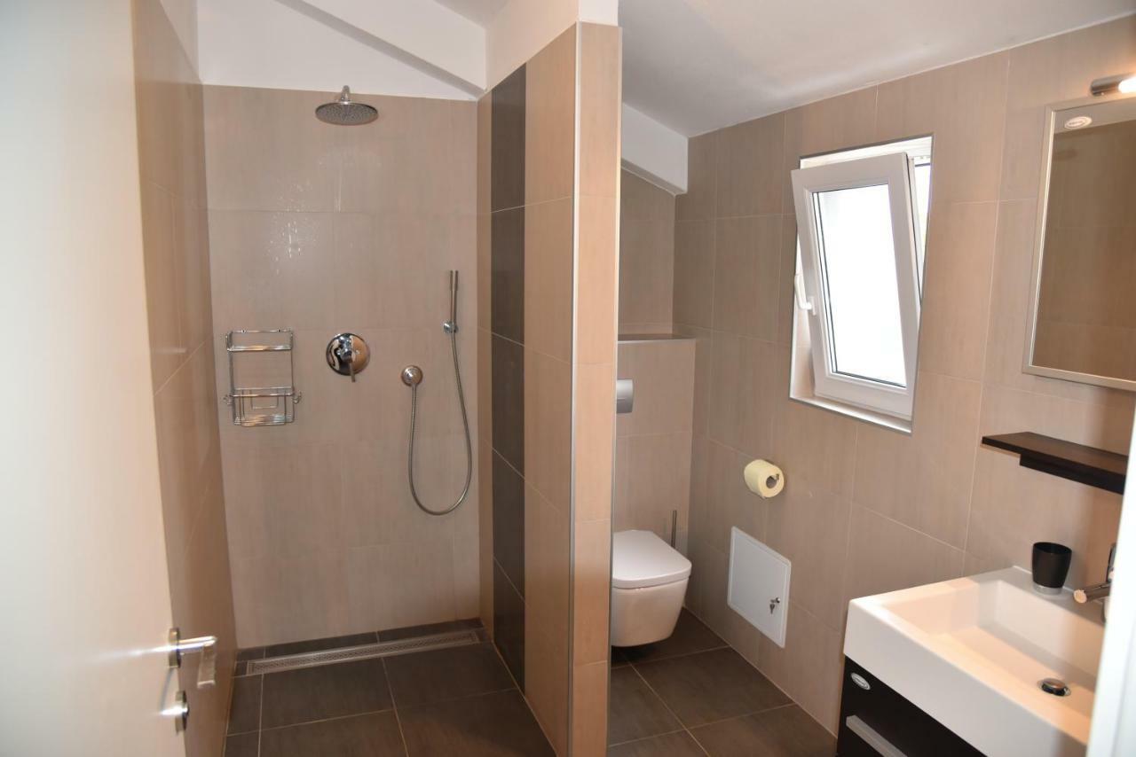 Villa Pina Appartment Chantos Tisno Buitenkant foto