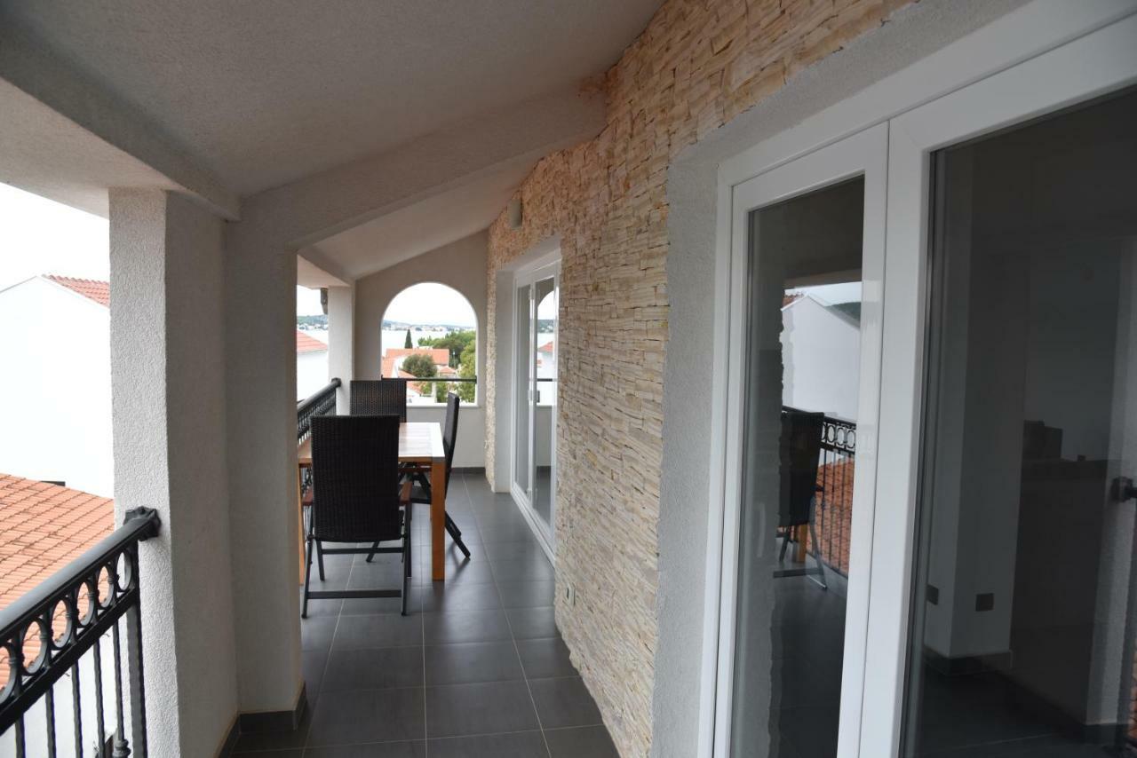 Villa Pina Appartment Chantos Tisno Buitenkant foto