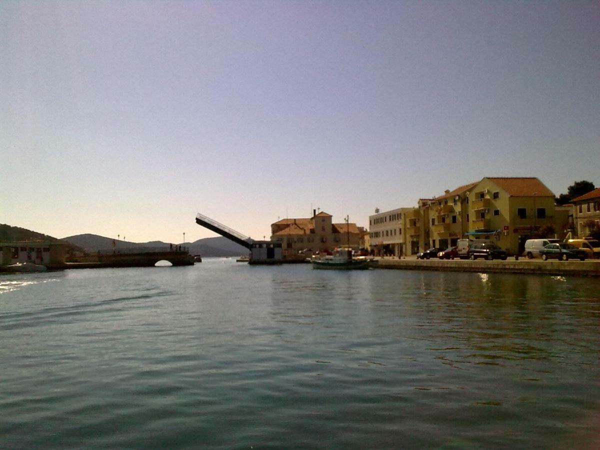 Villa Pina Appartment Chantos Tisno Buitenkant foto