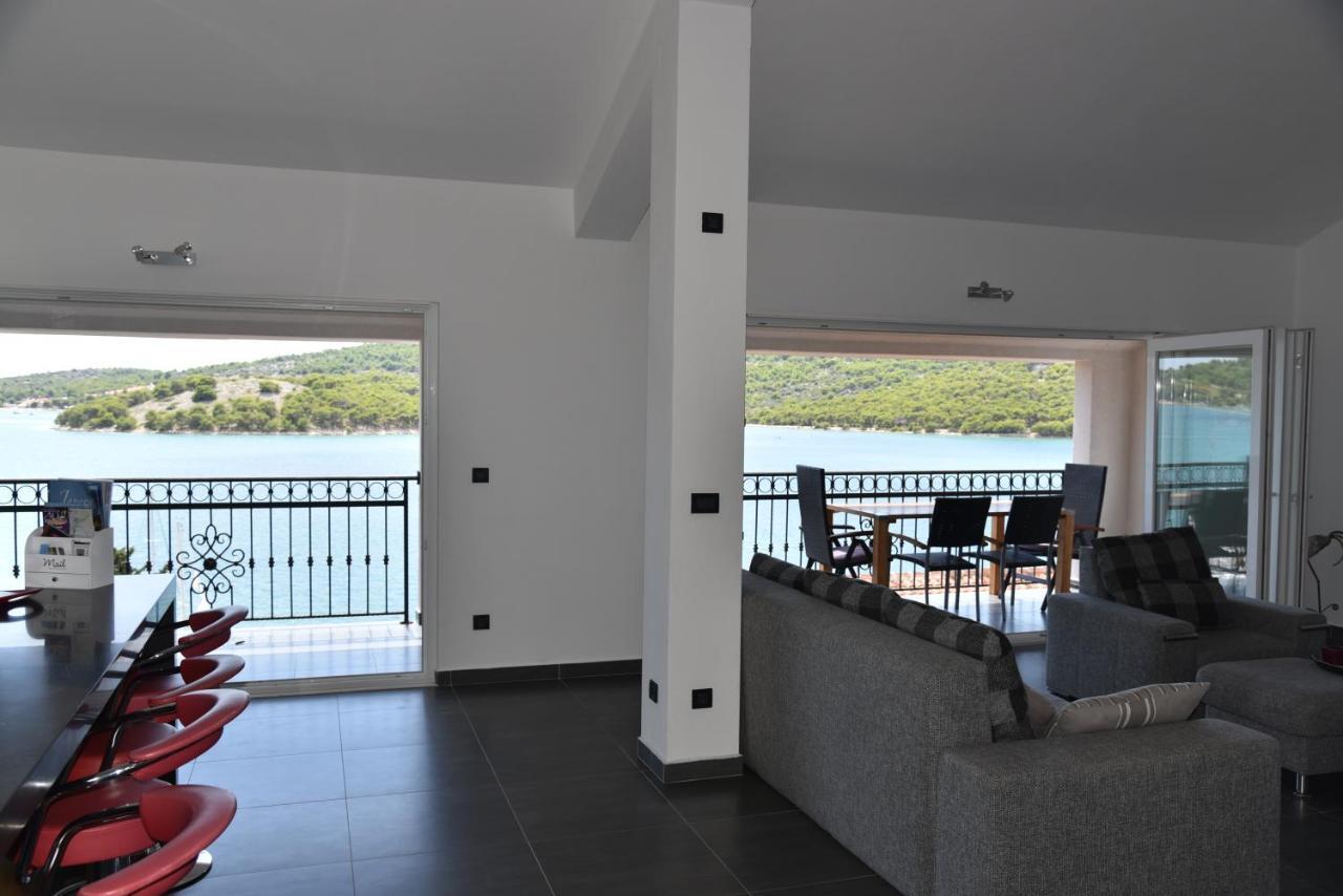 Villa Pina Appartment Chantos Tisno Buitenkant foto